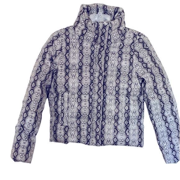 Buddy Love Addison Puffer Snake Skin Jacket, zip and snap print - Picture 3 of 11